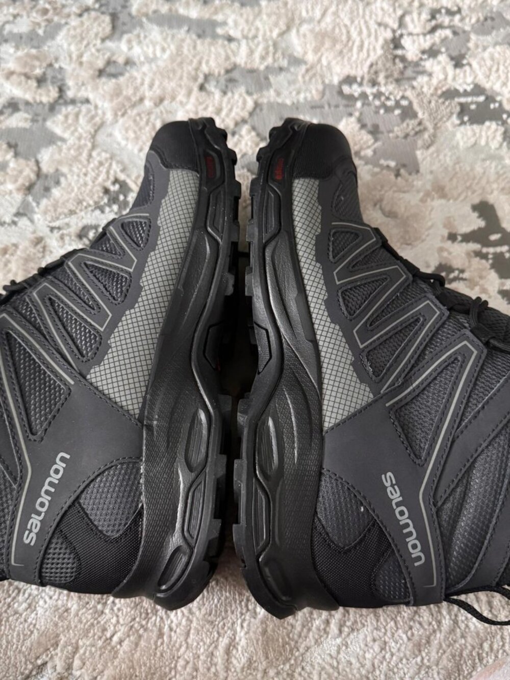 Salomon Men’s Waterproof Hiking Boots Size 10 New Original Box